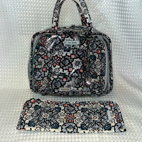 Vera Bradley 4 piece Cosmetic Set Flat Iron Case Vera Bradley Lisbon Medallion - Picture 1 of 14